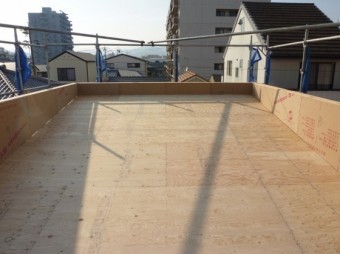 屋根下地合板