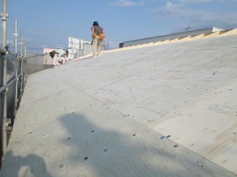 屋根下地