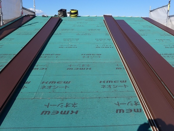 静岡市駿河区中島で片流れ屋根、ガルバリウム鋼板葺き