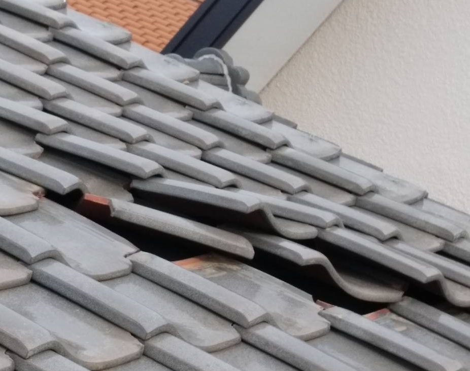 屋根瓦修復工事