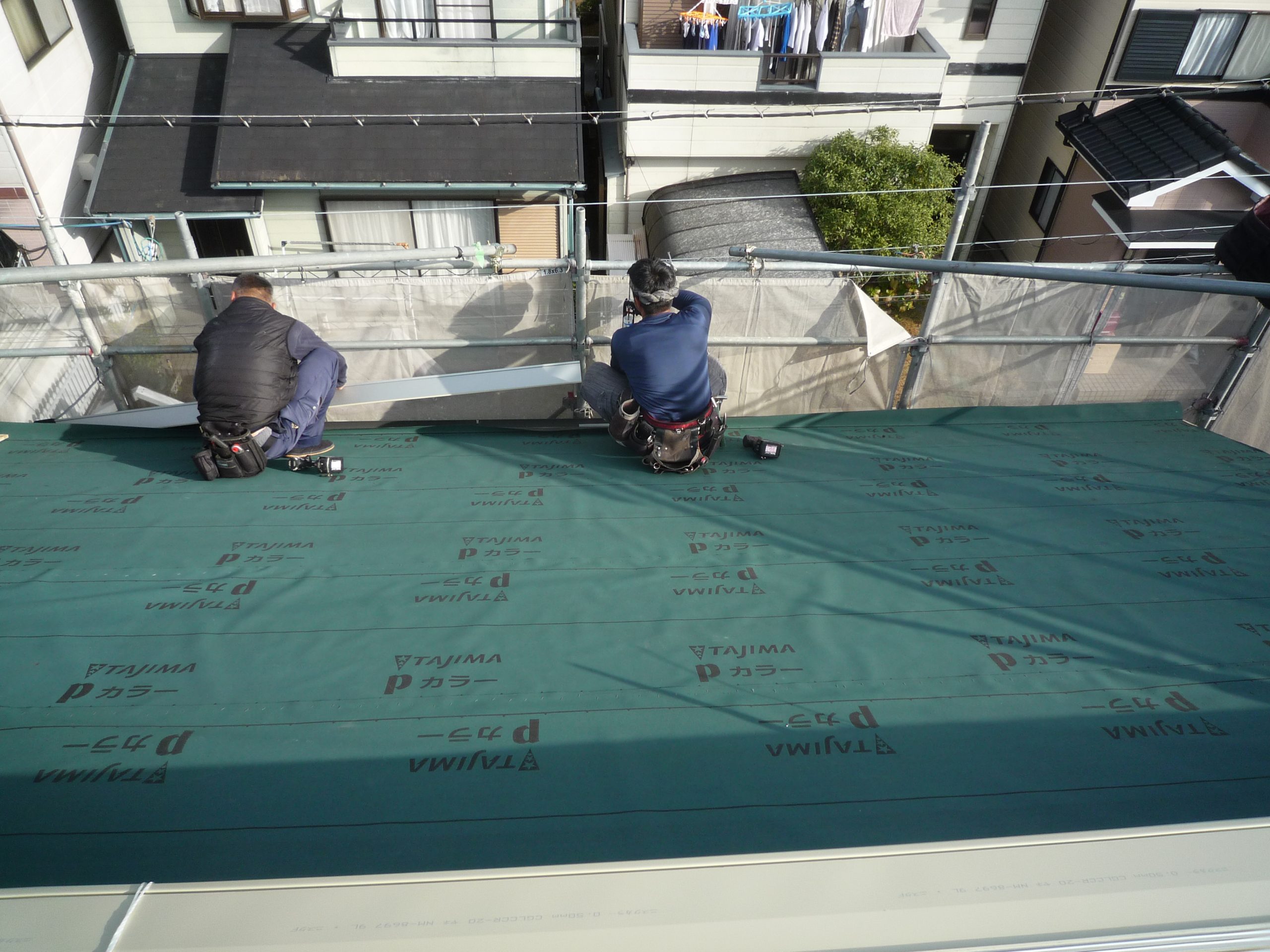 屋根工事、ガルバリウム鋼板カバー工法