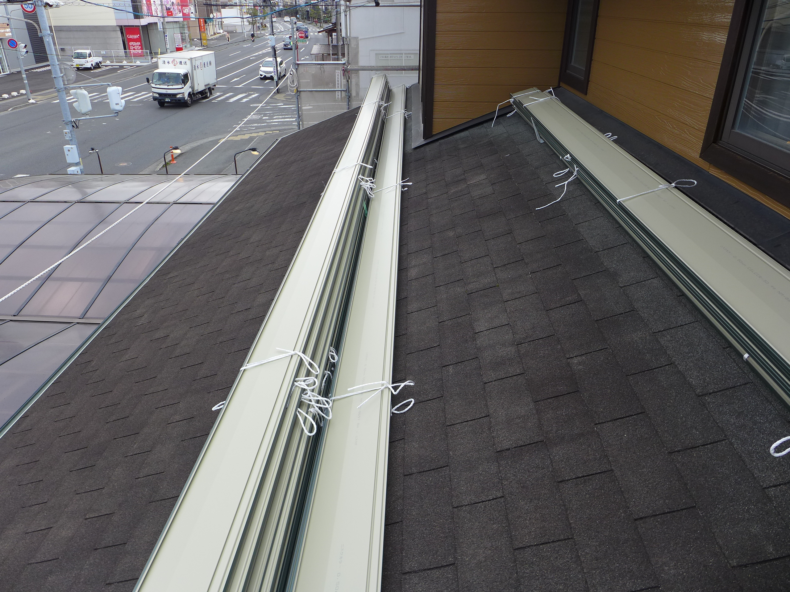 外壁コーキング・屋根カバー工法