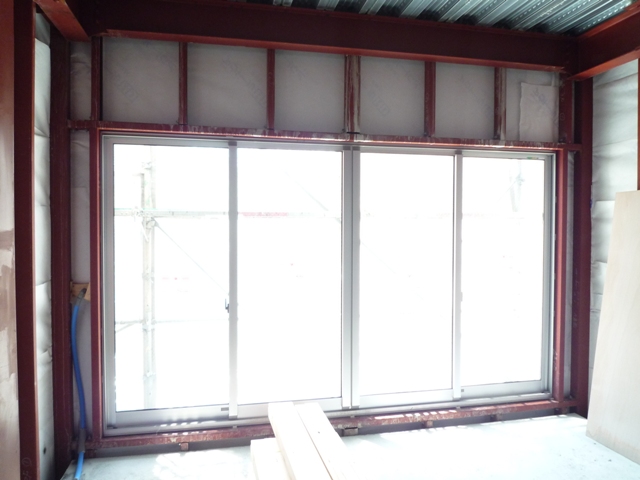 島田市３階建て住宅の屋上シート防水の工事を行っております。