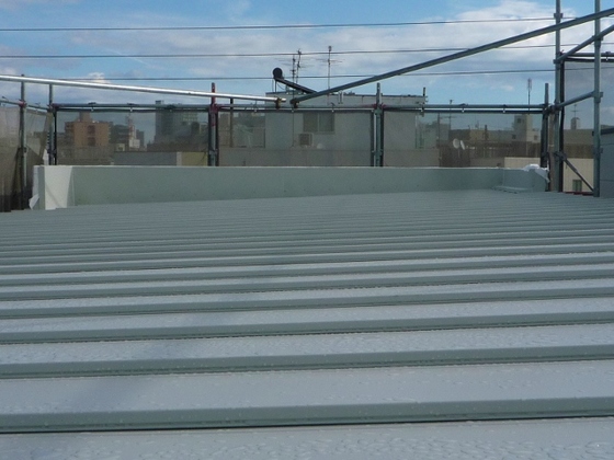 陸屋根　ガルバリウム鋼板