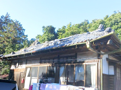 入母屋屋根の施工前写真